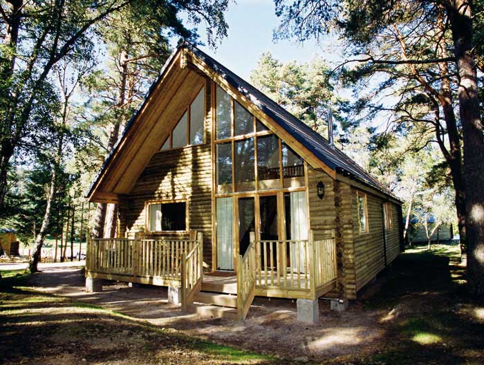 best cabins in Scotland - Macdonald Aviemore woodland lodge 