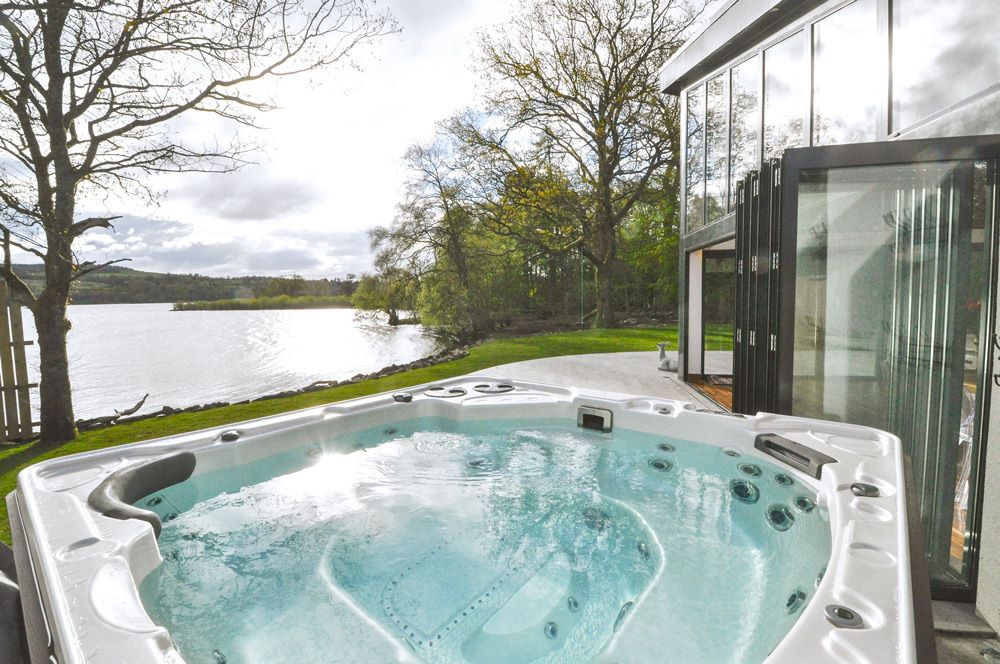 Cameron North Lodge Loch Lomond lodge with hot tub